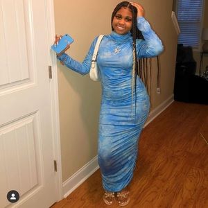 Blue tie-dye long sleeve maxi dress